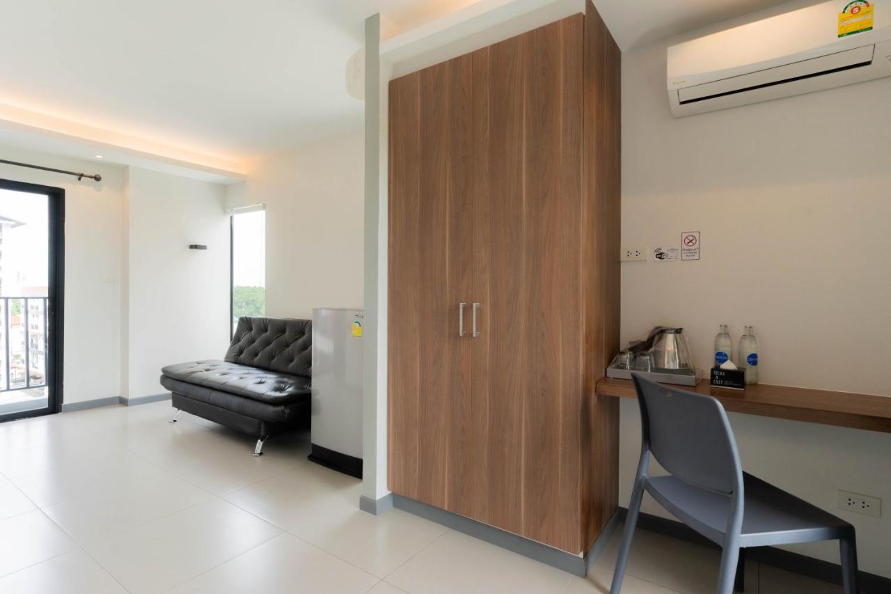 The Zleep Chonburi Hotel Екстериор снимка